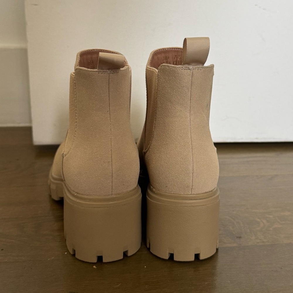 Athlefit Tan Chelsea Boots with Chunky Platform Sole